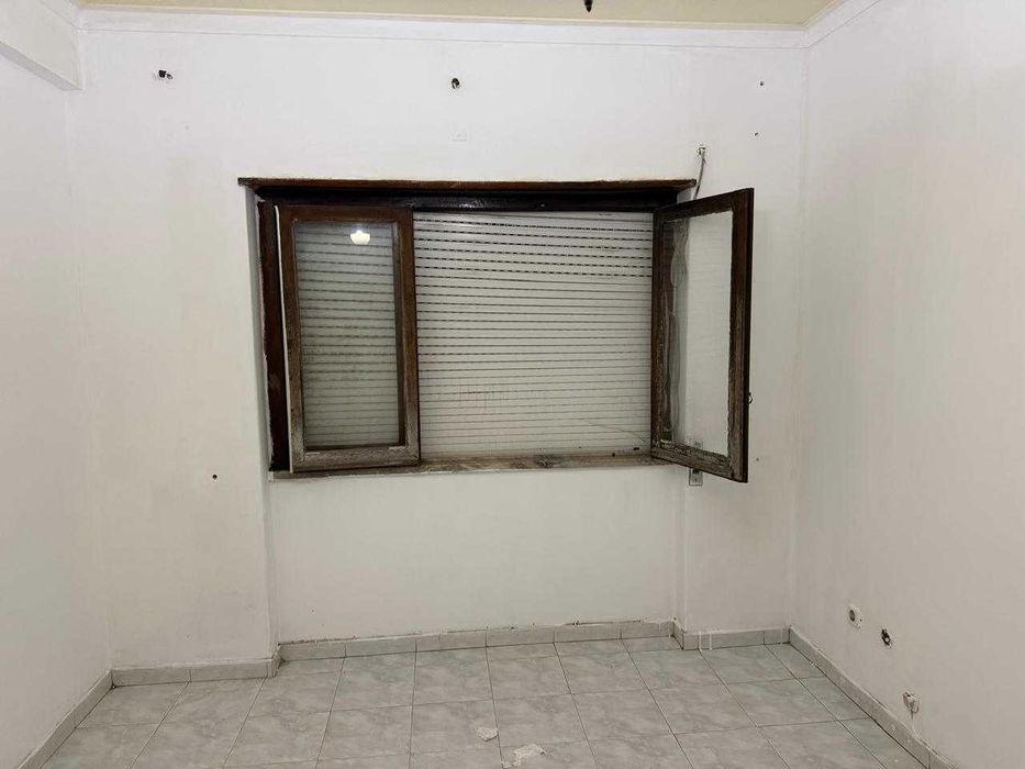 Arrenda-se apartamento T3 – Mem Martins