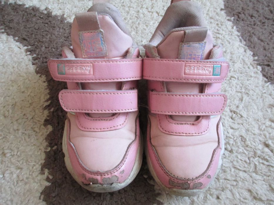 Кроссовки для девочки 27-28 р.