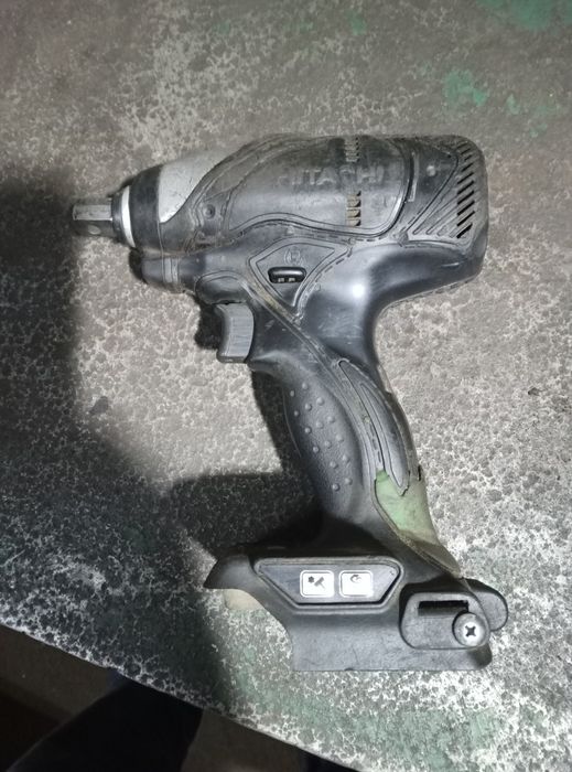 Гайковерт Hitachi