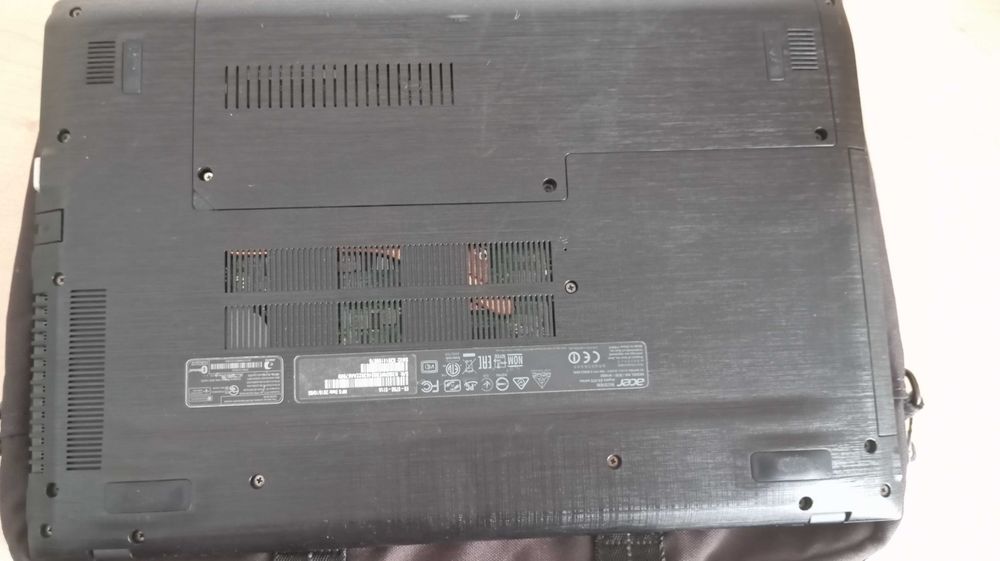 Portátil Acer Aspire e15 avariado