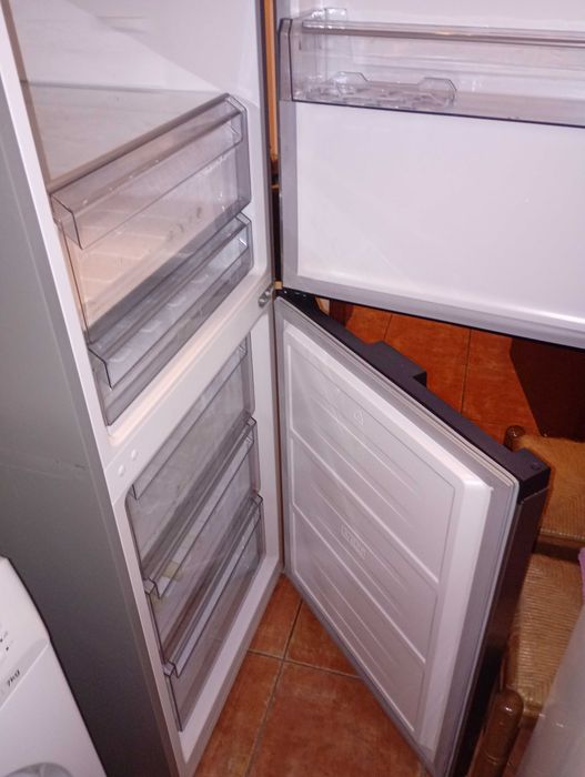 Frigorífico Qilive Q6627 + Máquina de lavar roupa Indesit IM 762