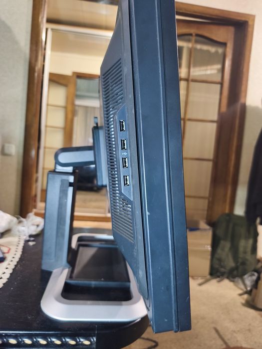 Профессиональный монитор 30" HP LP3065 (2560x1600, S-IPS)