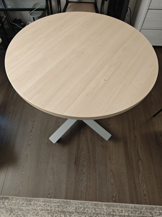 Stół okrągły średnica 80 cm wys. 72 z kółkami