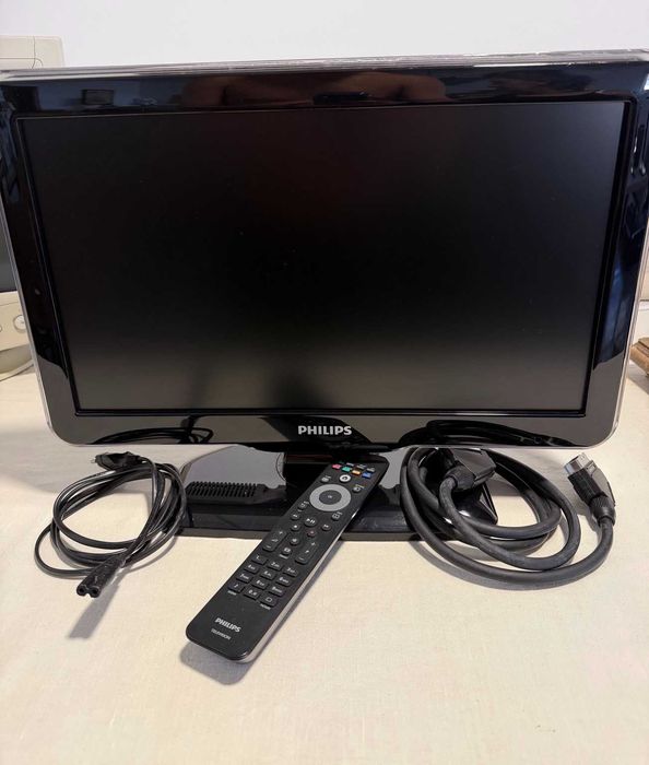Televisão Philips LCD 19” com comando e HDMI