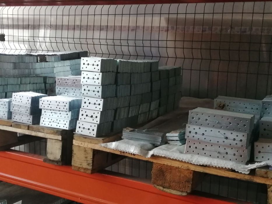 Производство кровельного крепежа ОПТ Розница Уголок монтажный Пластина