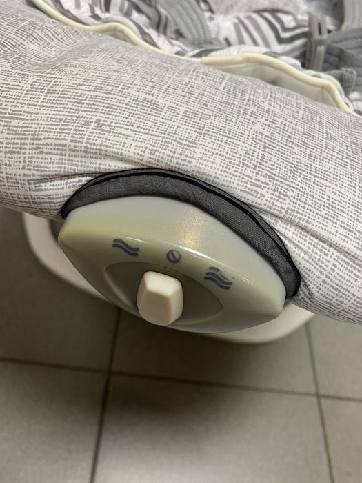 Заколисуючий центр Joie Serina 2в1 качель гойдалка