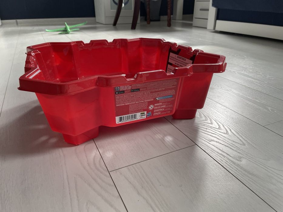 Блейблейд арена.