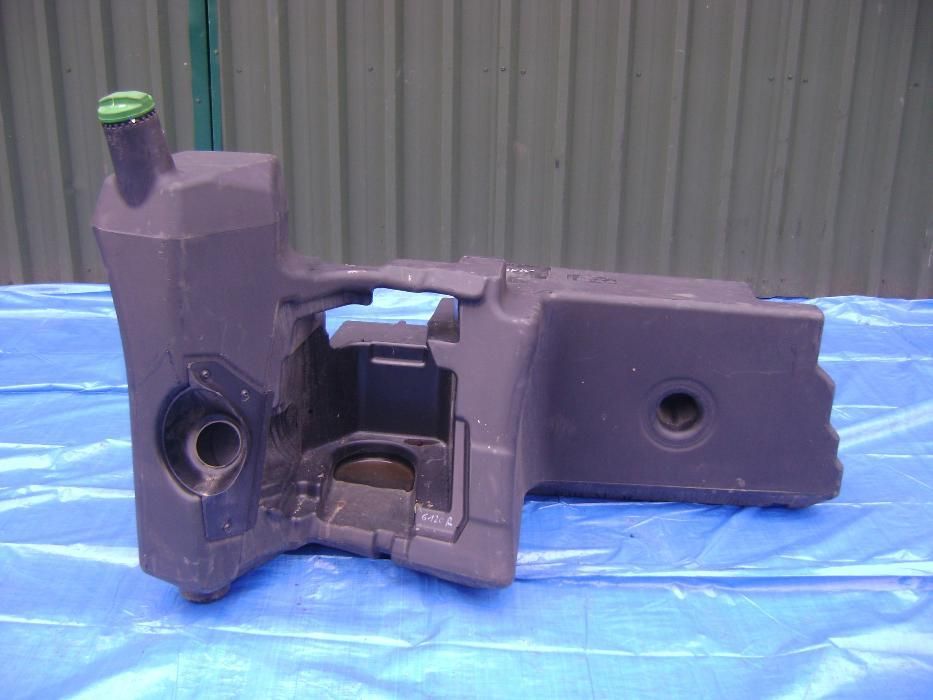 Zbiornik paliwa JOHN DEERE 6120R AdBlue diesel bak