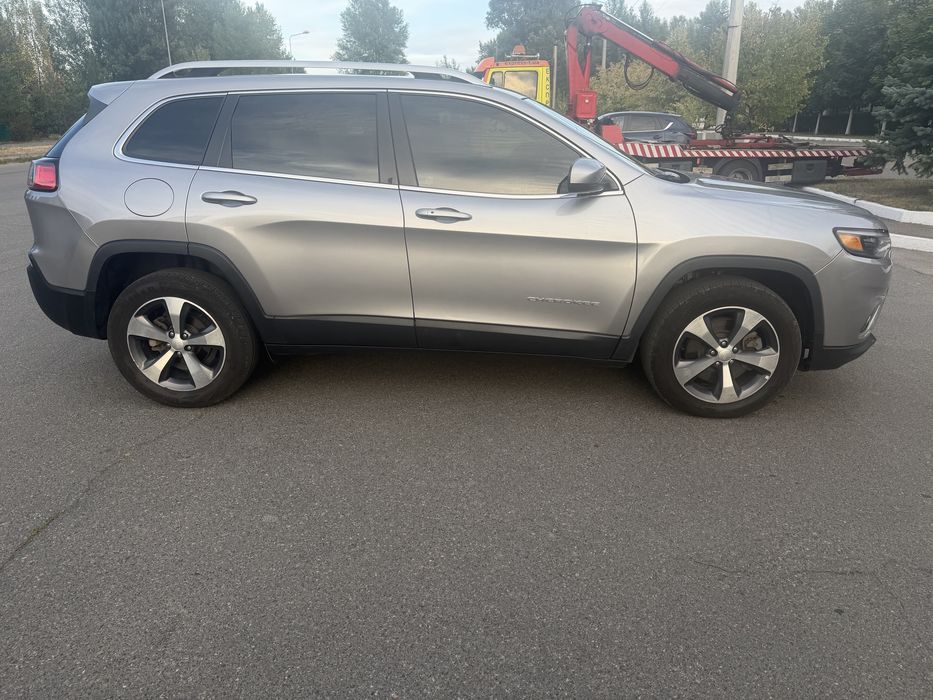 Продам Jeep Cherokke