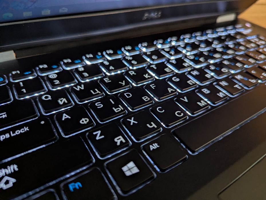 2341/Dell Latitude E7270/12,5"/Intel I5-6300U/240 GB SSD/RAM 8 GB/