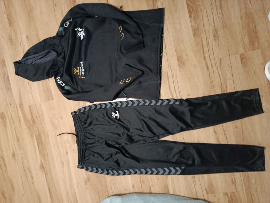 Dres chłopięcy 170 /M Hummel