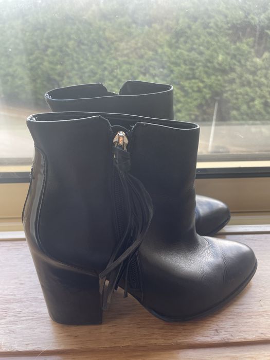 Botim em pele preto Mango