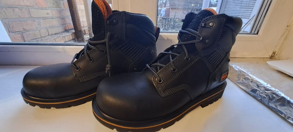 Робочі ботінки з металевим носком фірма Timberland