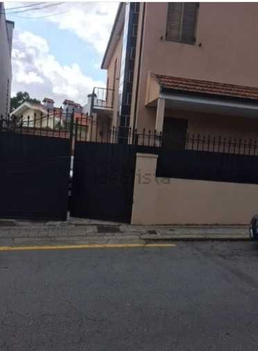 Moradia T4 com garagem e jardim