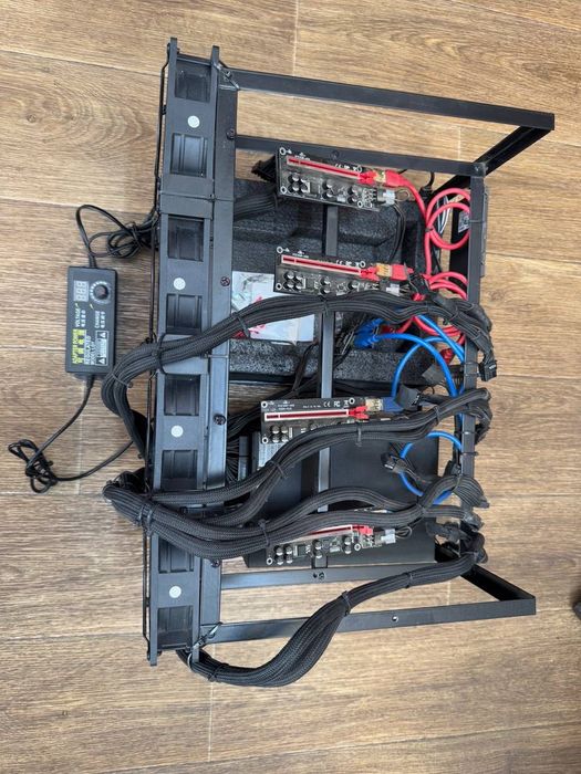 Майнінг ферма на 4-ри карти (Тушка/Корпус)