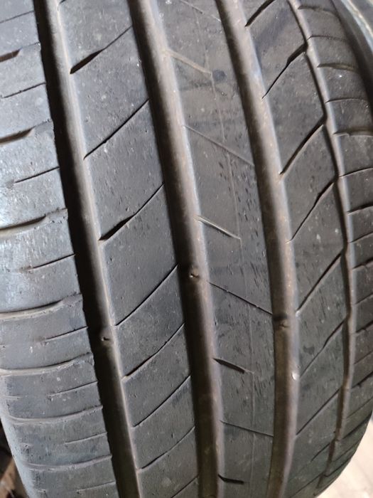 Vendo 2 pneus 225/45/17