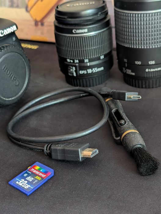 Canon EOS 550D + EF-S 18-55mm + EF 75-300mm | великий комплект