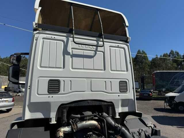 Camião Iveco 190EL32 2014/12 em chassis
