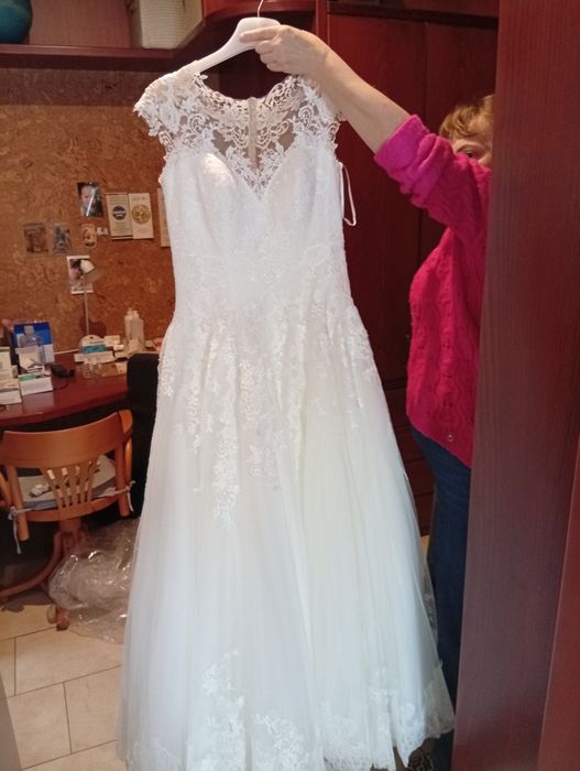 Шлюбна сукня вдіта один раз