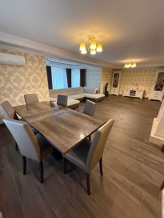 Продам добротний будинок на Агропереробці, з гаражем і ділянкою!