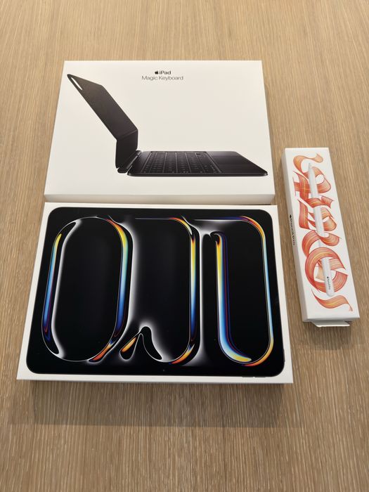 iPad Pro 11 M4 256GB + Magic Keyboard + Apple Pencil Pro
