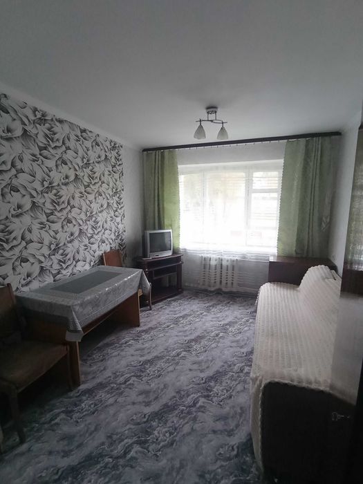 Продам гостинку  на ХТЗ