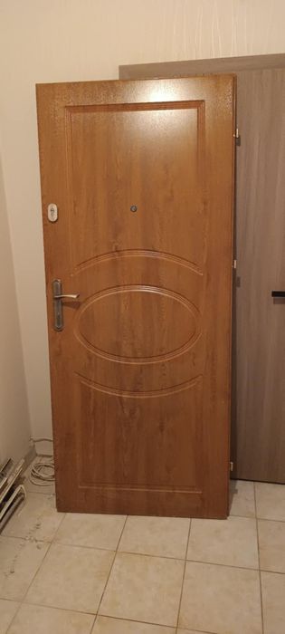 Drzwi wejściowe używane