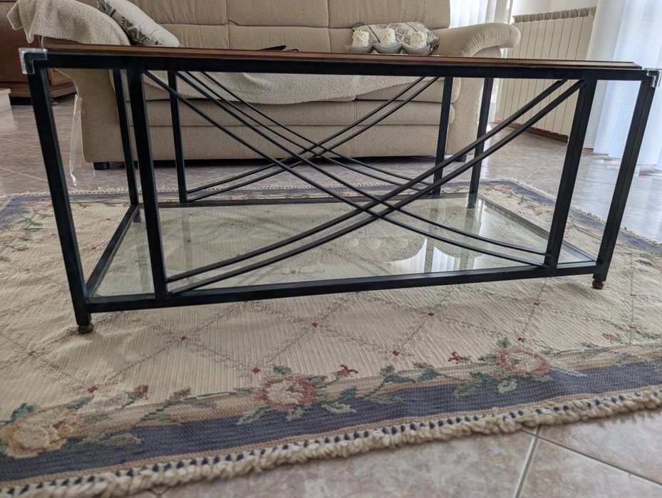 Mesa de centro de madeira e vidro
