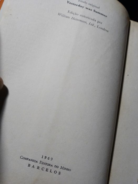 Ontem foi verão-Alistair Mair-1edicao-civilizacao-8E-Camisa-5E Desde2E