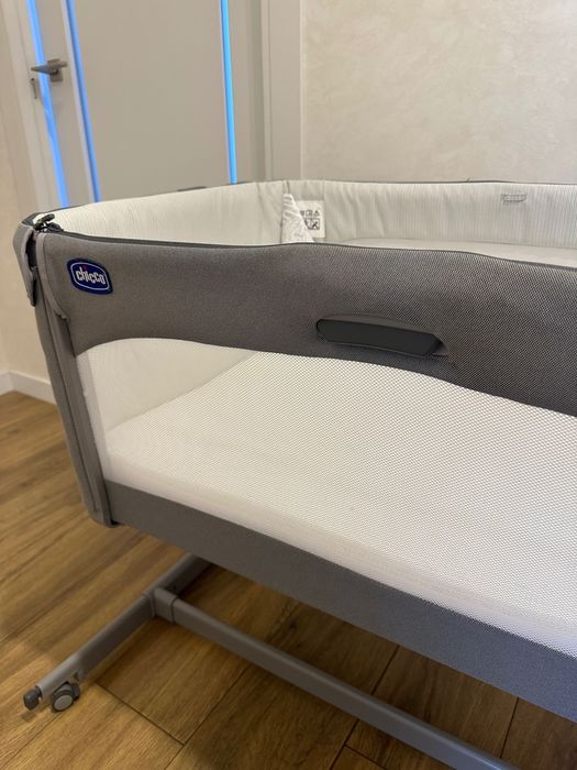 Ліжечко chicco next2me світло-сіре