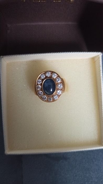Złoty sygnet z diamentami 18 karatowe złoto, szafir