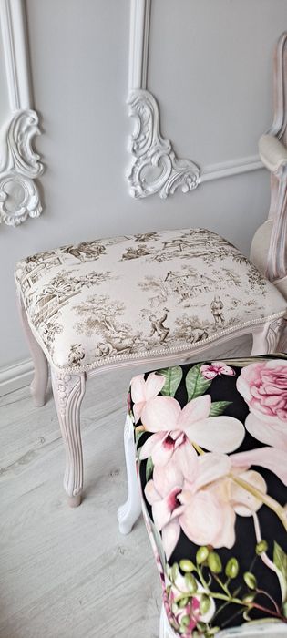 Stylowa pufa podnóżek stołek róża kwiaty scenki Shabby Chic  Ludwik