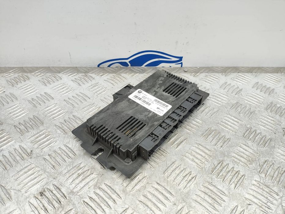 Módulo Luzes Footwell BMW Serie 1 E81 E82 E87 E88 SERIE 3 E90 E91 E92 E92 LCM