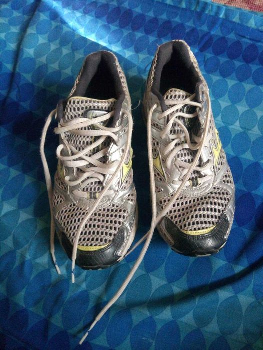 Кросовки. Mizuno р.38.5 (24.5).