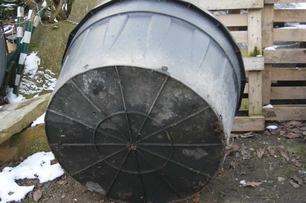 2 doniczki produkcyjne 1000l i 600l