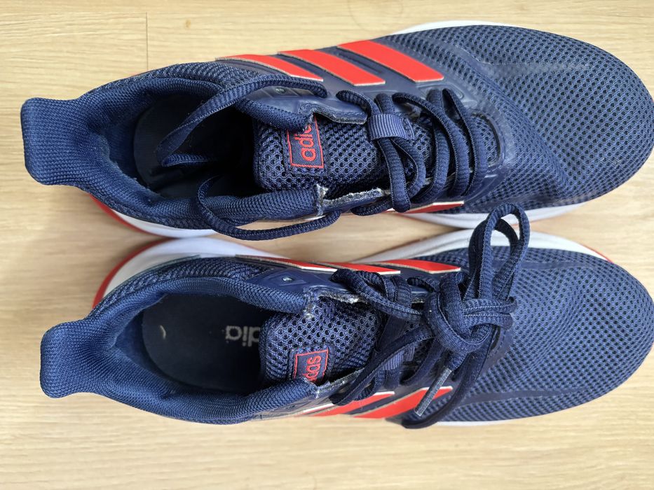 Tenis adidas desportivos novos