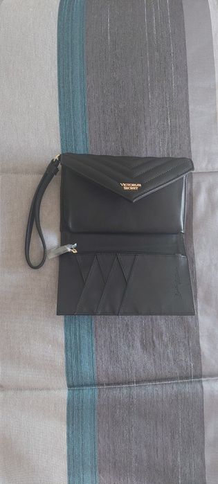 Carteira Clutch Preta Victoria Secret
