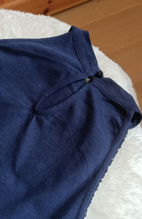 Bluzka z koronką typu gipiura