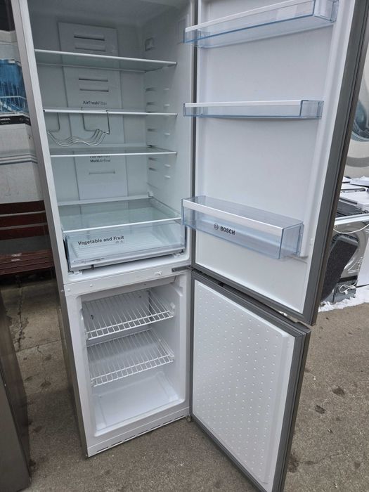 JANKI, ul. Wspólna 6 Lodówka używana Bosch 200cm