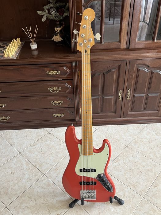 Fender Jazz Bass Player Plus V