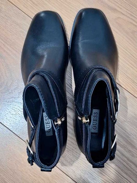 Buty GUESS rozm. 39