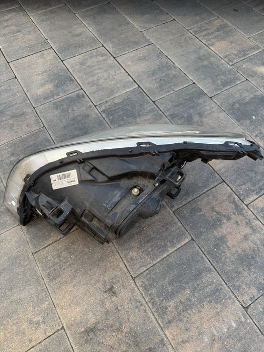 Lampa przednia prawa Volvo s60 v60 31383067