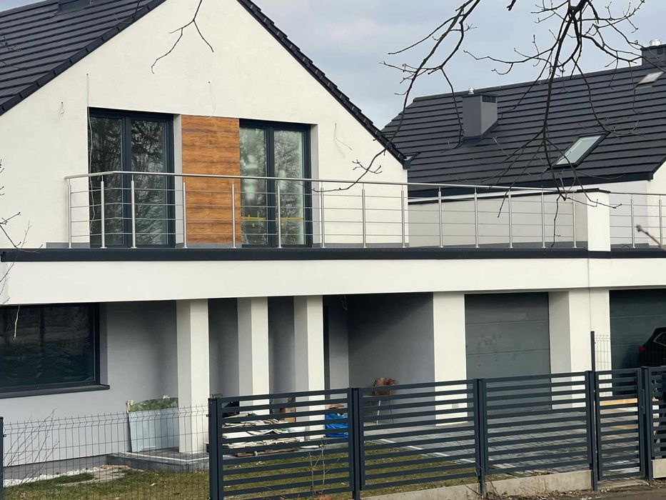 Balustrady nierdzewne zabezpieczenia okienne podjazdy