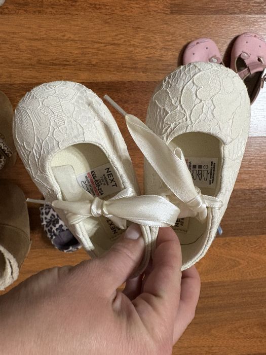 Взуття до року, next, carters, jojo maman, ugg