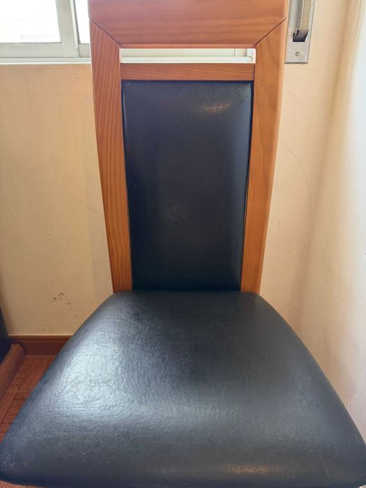 Conjunto de quarto em madeira - Cama de Casal, comoda, espelho e mesas