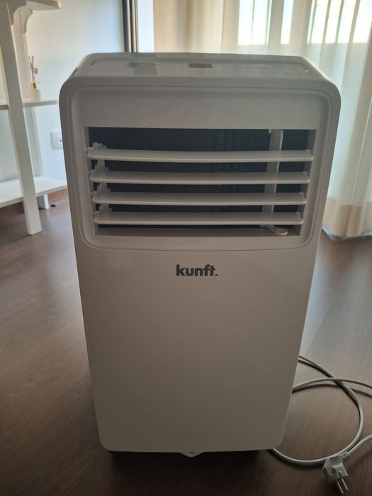 Ar condicionado portátil Kunft (POUCA UTILIZAÇÃO )