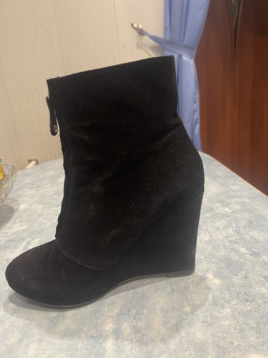 Замшевые  ботинки Zara