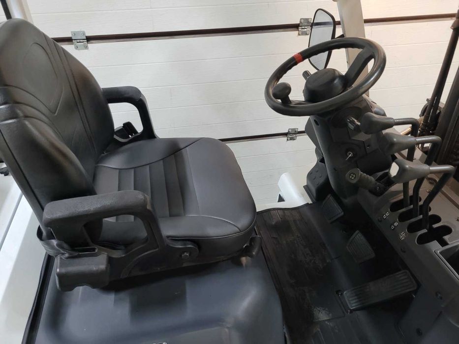 Навантажувач вилковий, газовий 3.2 тонни
Nissan UG1D2A32LQ