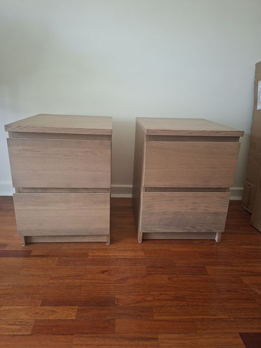 Par de Mesas de Cabeceira KULLEN / MALM IKEA (Efeito Carvalho com Pátina Clara)