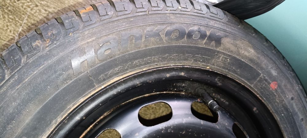 Roda Suplente 14" 4x108 (Ford/Mazda) c/ Pneu Hankook – NUNCA USADA